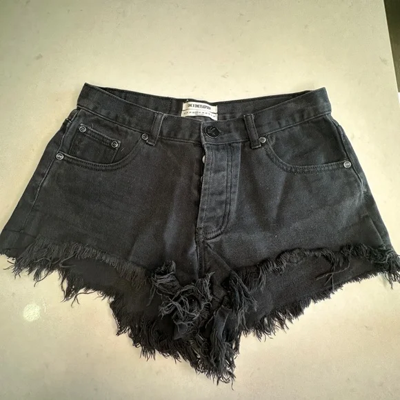 One Teaspoon Black Denim Frayed Shorts – Mid Rise Raw Hem SummerSize 26